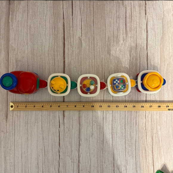 Toddler TOMY Loco Motion Push & Activity 5 Piece Train Car Baby Toy Vtg 1996 - Picture 11 of 16